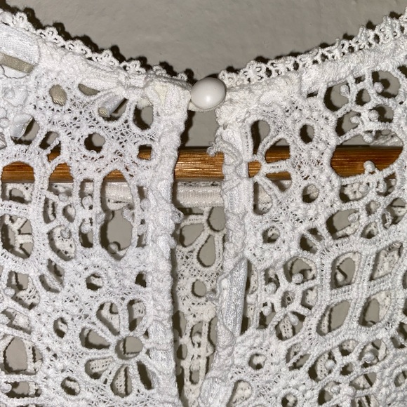 Contemporary Eyelet Detail Blouse - Picture 5 of 8